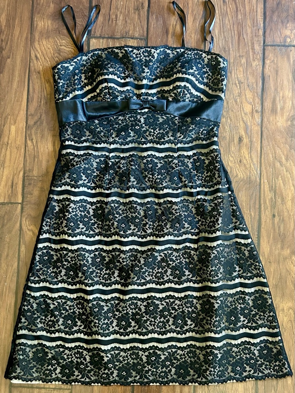 Black Lace-Overlay Strapless A-Line Dress with Satin Bow